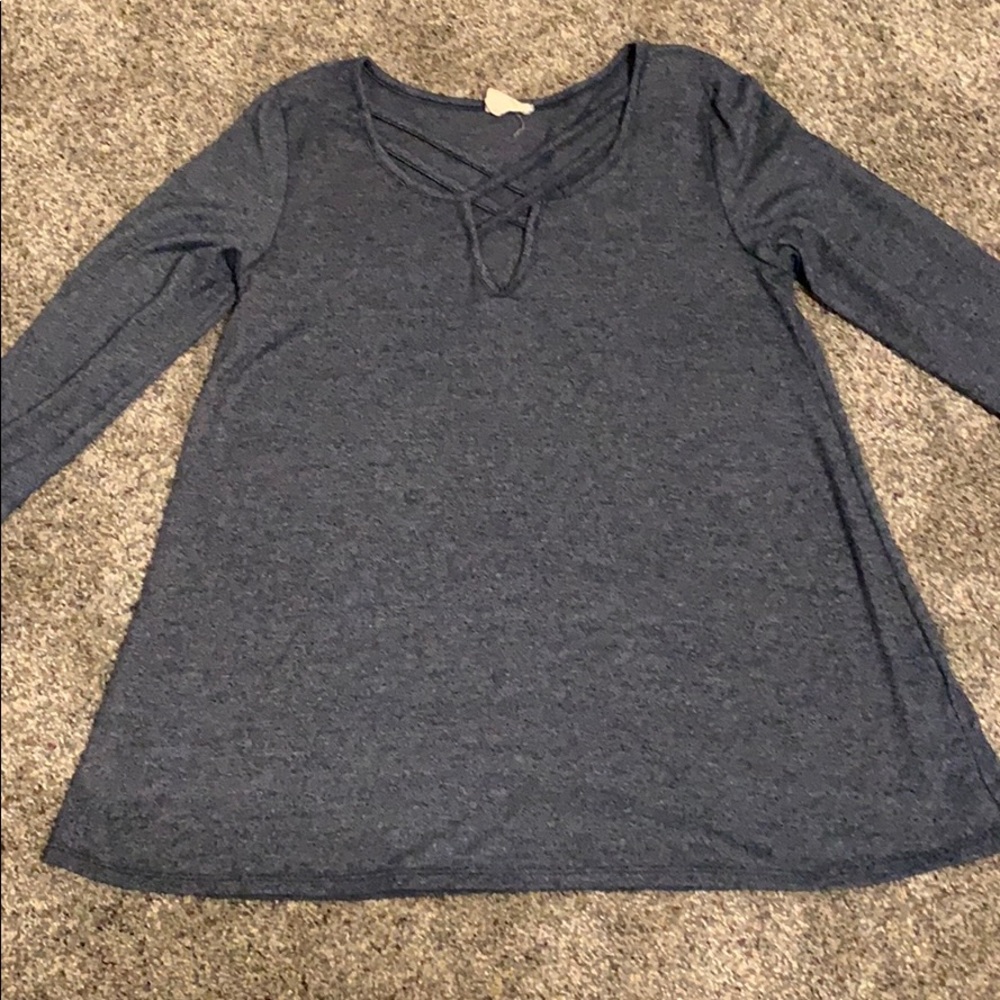 Quarter length sleeves top